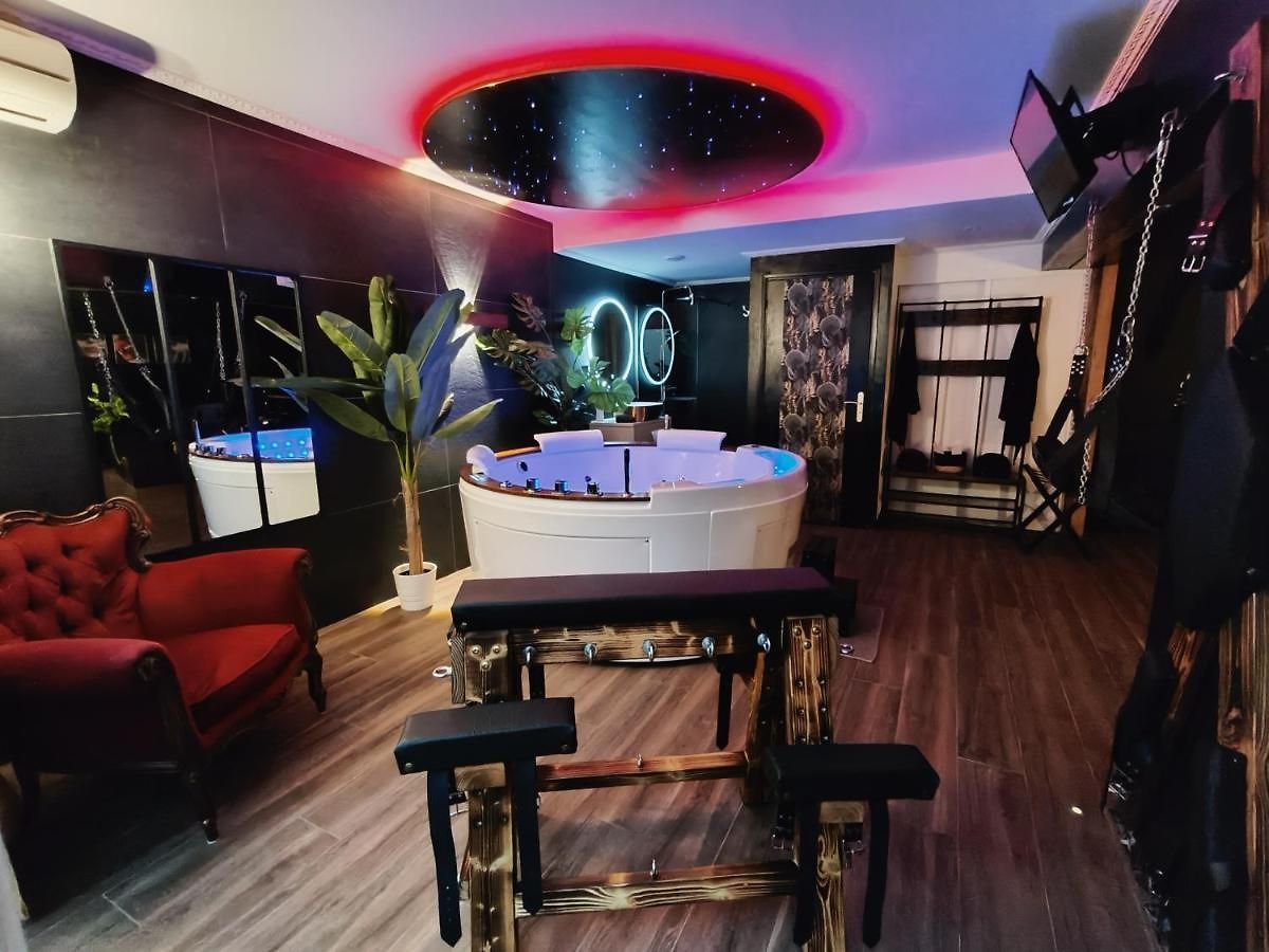 Appartement La Loveroom Bdsm De La Luxe Des Désirs Nice