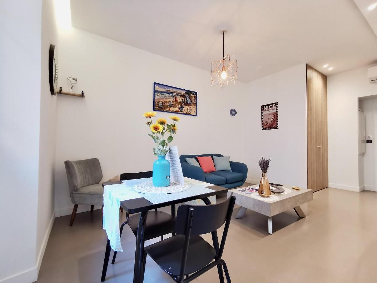 Apartment Le Petit Balcon By Guys