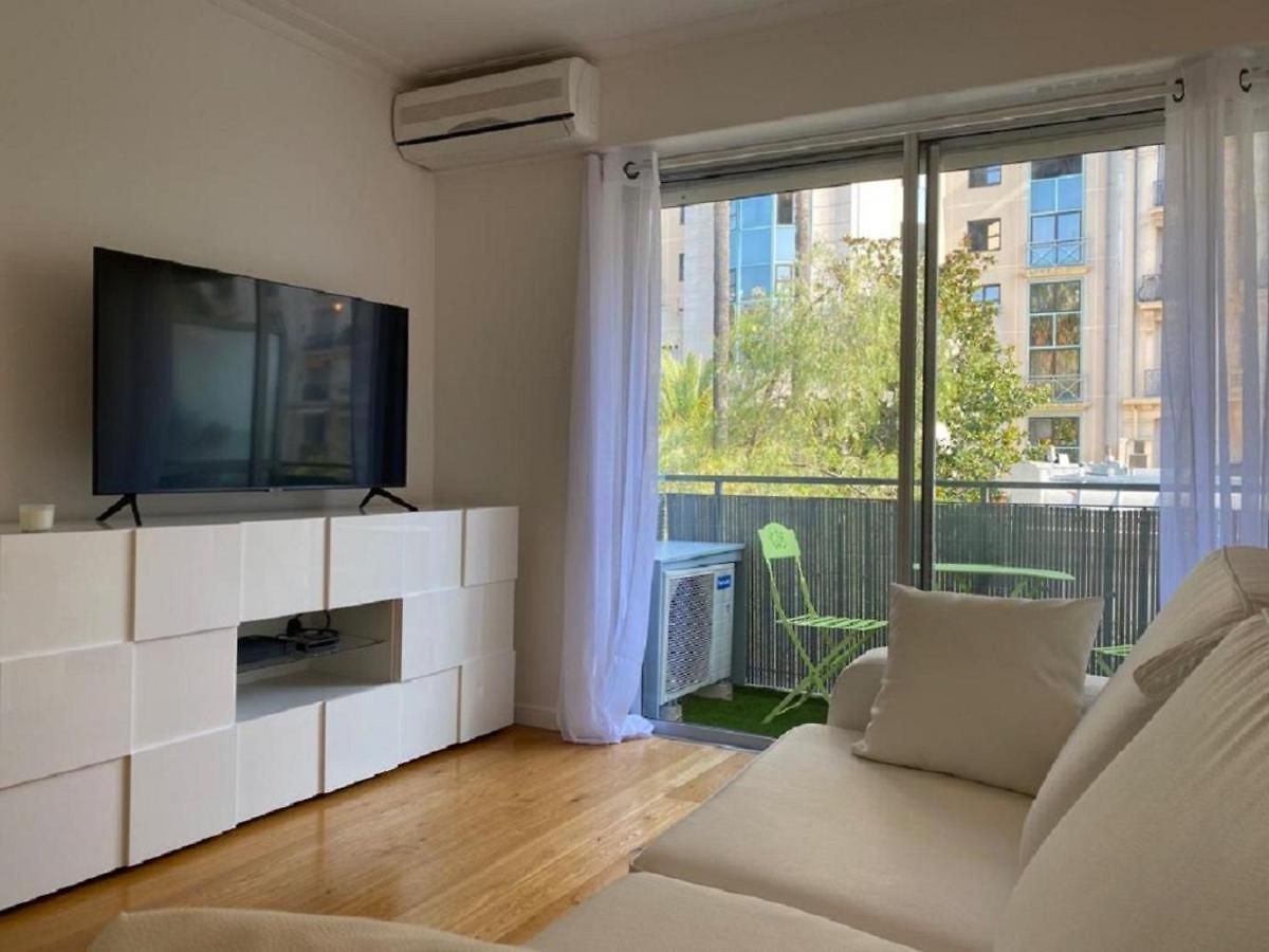 Appartement Sunny Studio With Balcony And Ac Near The Sea