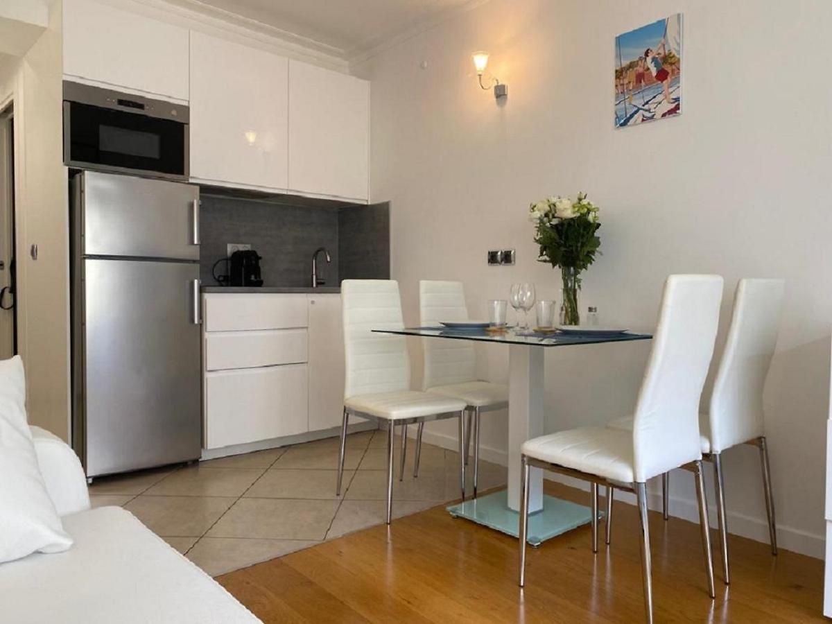 Sunny Studio With Balcony And Ac Near The Sea Appartement *