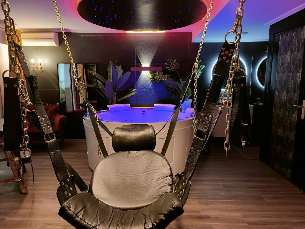 La Loveroom Bdsm De La Luxe Des Désirs * Nice