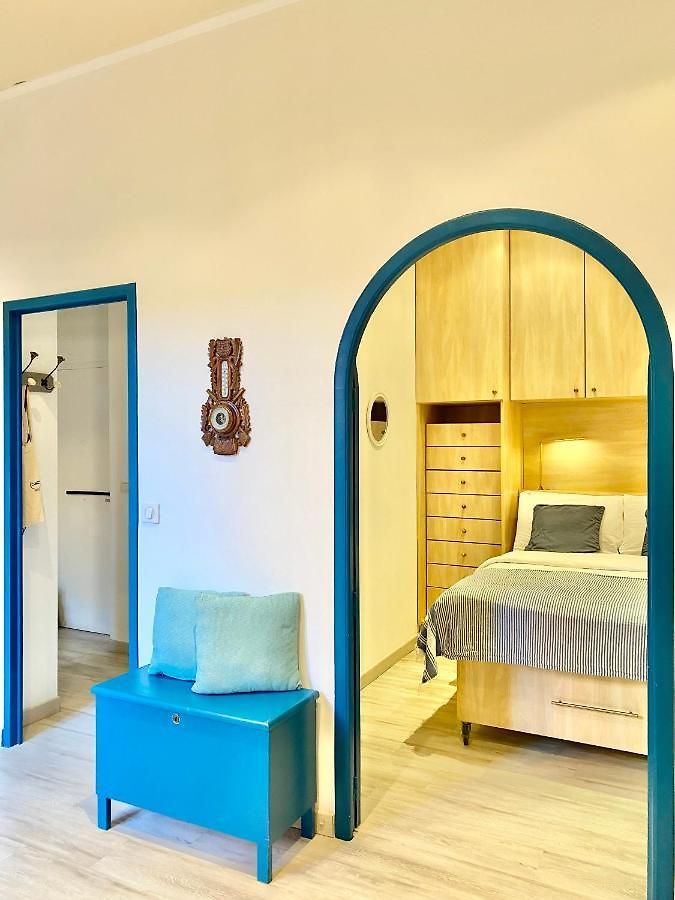 Nautical Living In The Sought-after Port Apartment