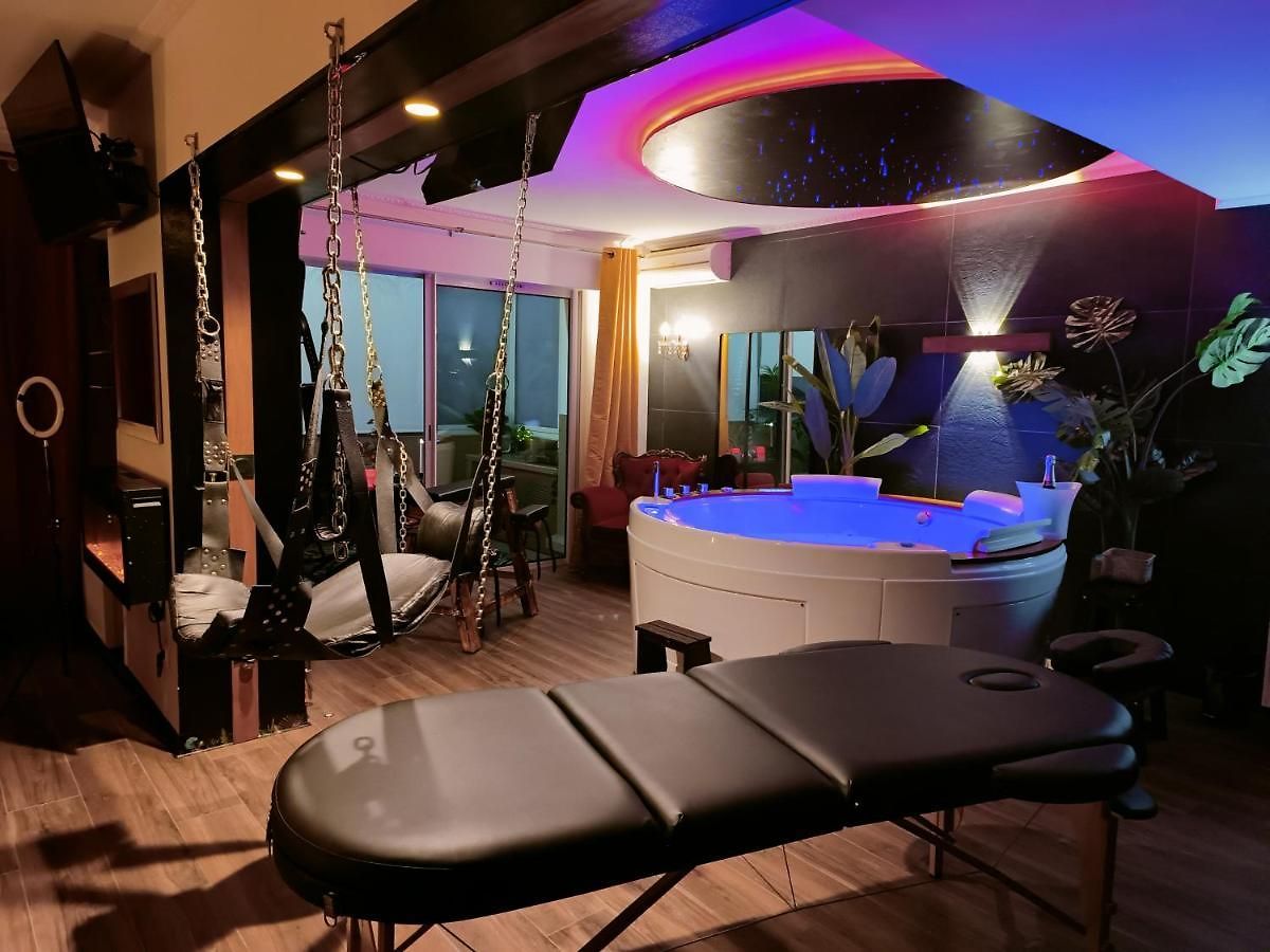 La Loveroom Bdsm De La Luxe Des Désirs Appartement