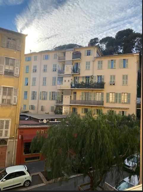 Appartement Le Palais, Avec Cuisine Et Espace Repas Séparés, Dans Immeuble Niçois, Port De Nice, Vieux Nice, Place Du Pin Et Garibaldi, Colline Du Château, à 2 Minutes De La Promenade Des Nice