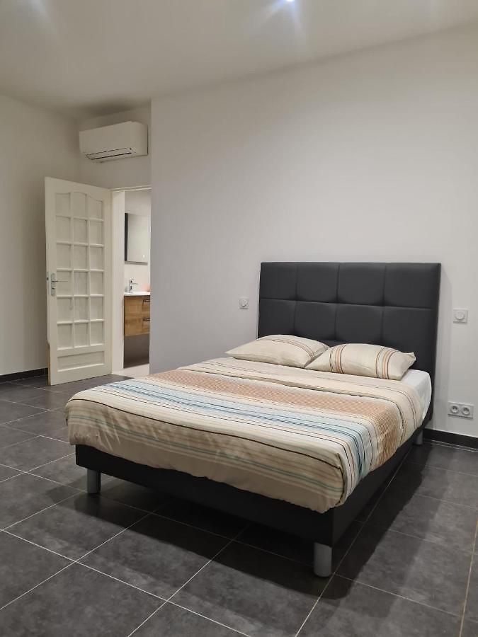 Le Cedre Bleu Apartment *