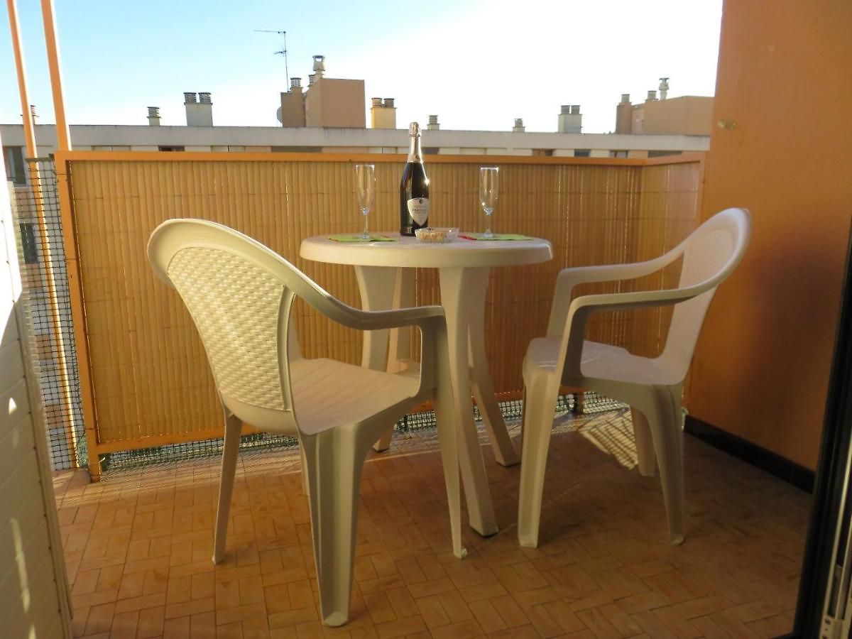 Nord 2 Pieces Calmes,wifi,clim,balcon,parking Appartement *