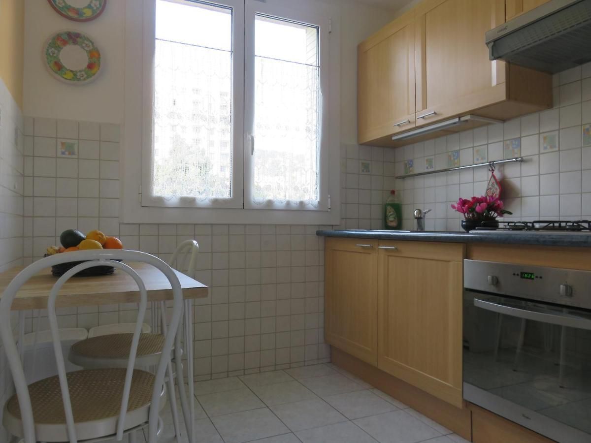 Nord 2 Pieces Calmes,wifi,clim,balcon,parking Appartement *