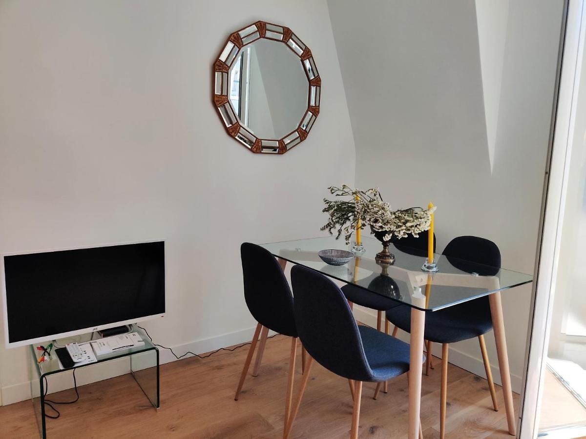 Floor Nest, Balcony Close To Sea&old-town Bail Mobilité *
