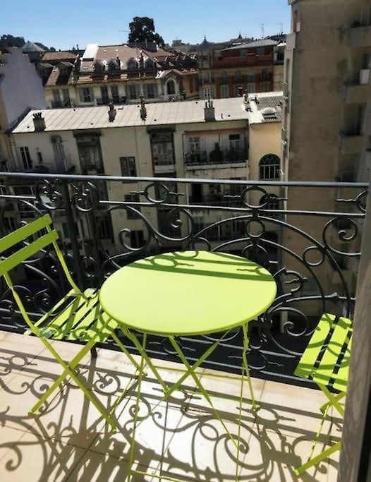 Appartement Floor Nest, Balcony Close To Sea&old-town Bail Mobilité *