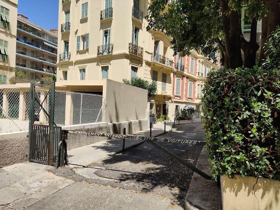 Floor Nest, Balcony Close To Sea&old-town Bail Mobilité * Nice