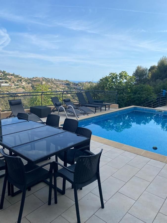 Spacieuse Niçoise Au Calme Avec Piscine Villa Nice