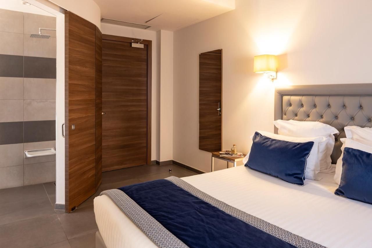 Azur Riviera Hotel