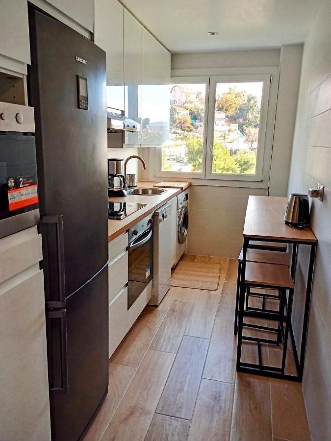 Private In Renovated - Tram 1 Min Walk Séjour chez l'habitant Nice