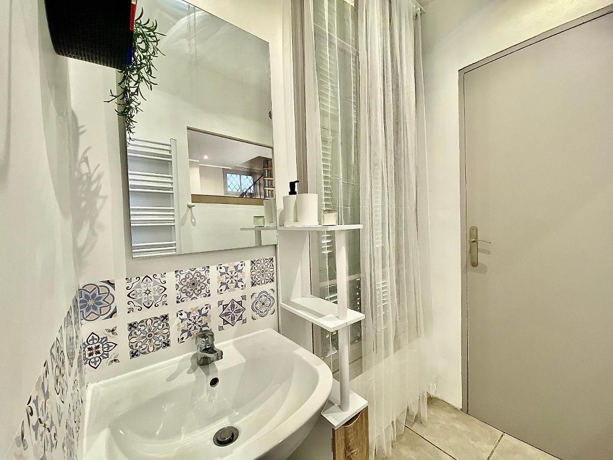Lovely & Cozy Duplex Heart Of With Bathtub! Apartment *