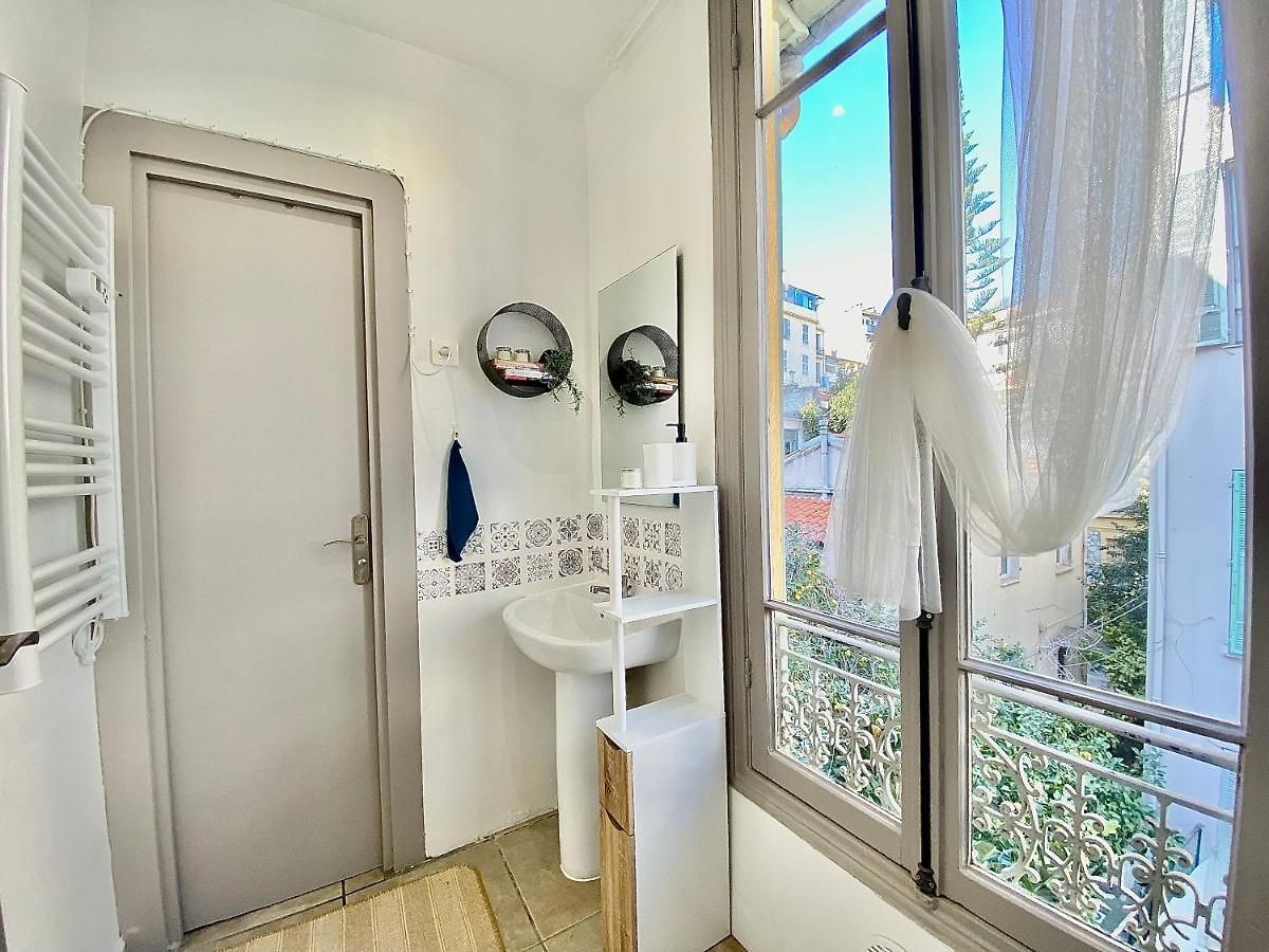 Apartment Lovely & Cozy Duplex Heart Of With Bathtub! Nice