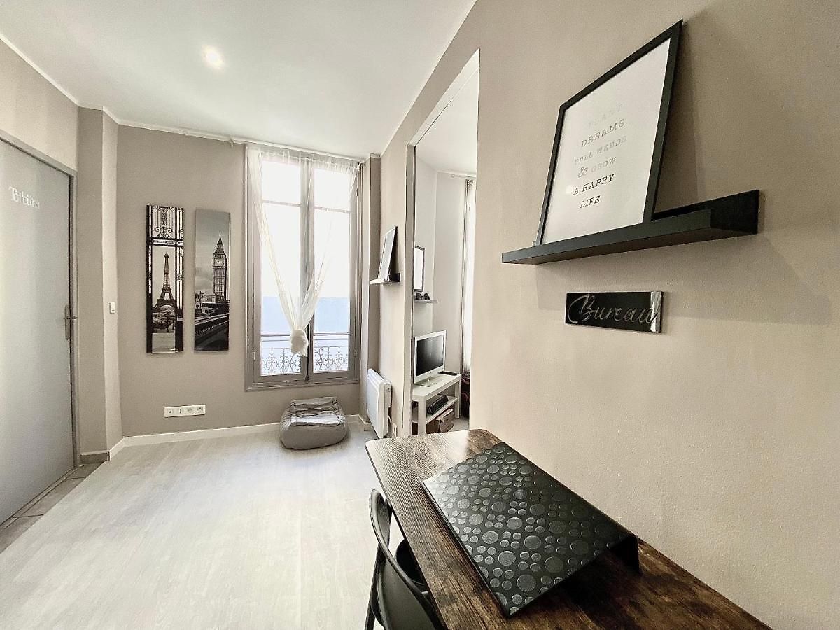 Lovely & Cozy Duplex Heart Of With Bathtub!