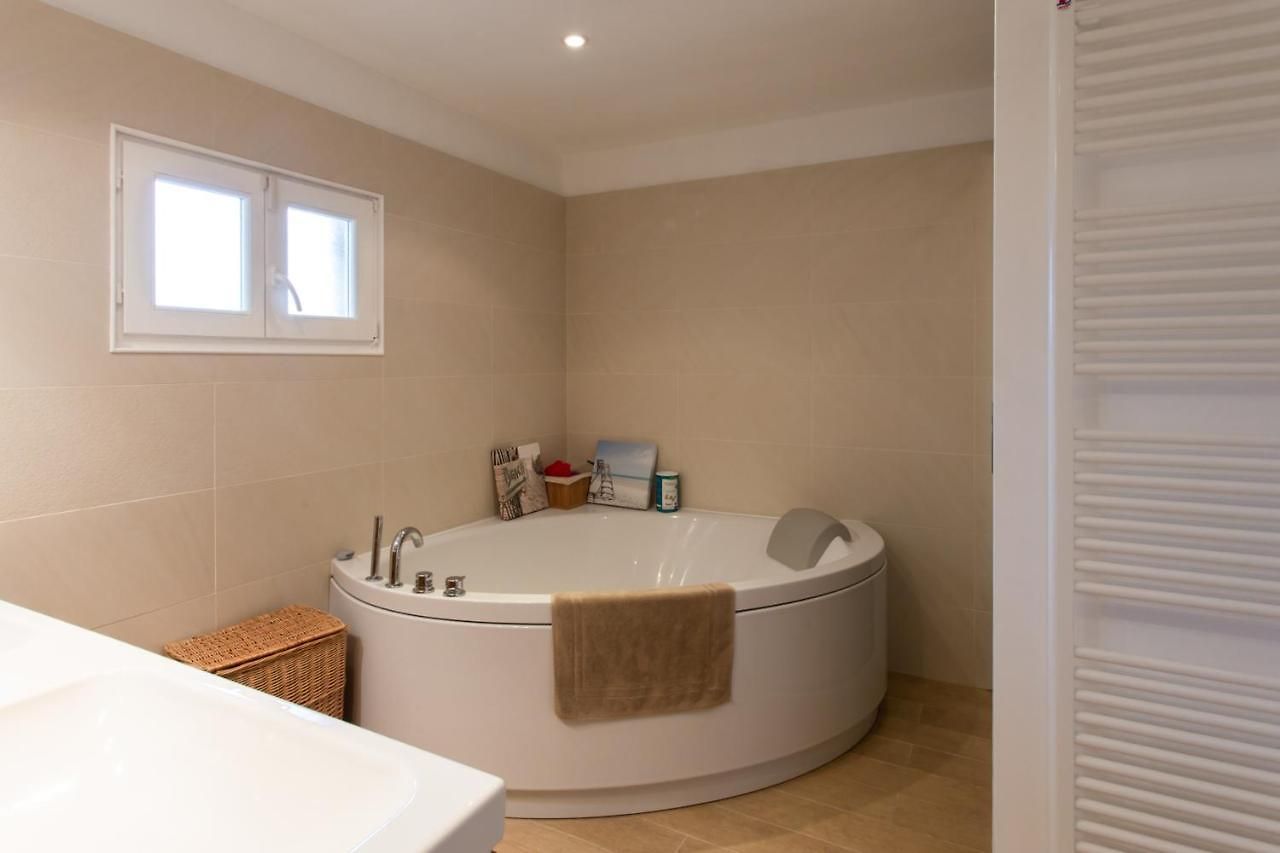 Beautiful With Panoramic View Over Hébergement de vacances