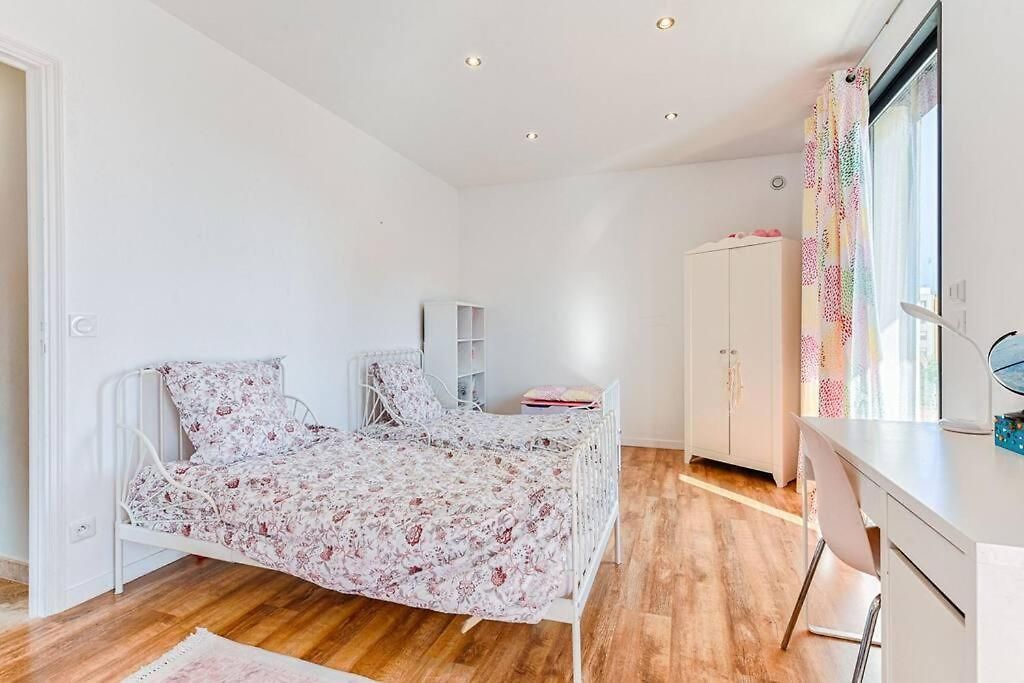 Paradise - 5min Walk - 10min Streetcar Downtown * Nice
