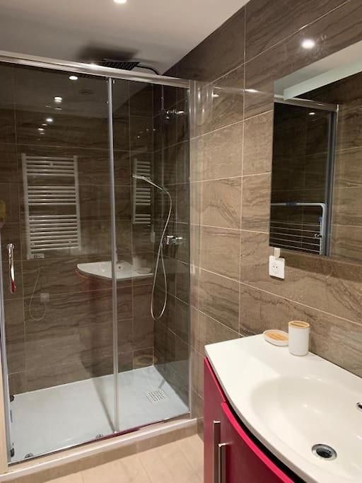 Proche Climatisé 2 Pièces Style Loft * Nice