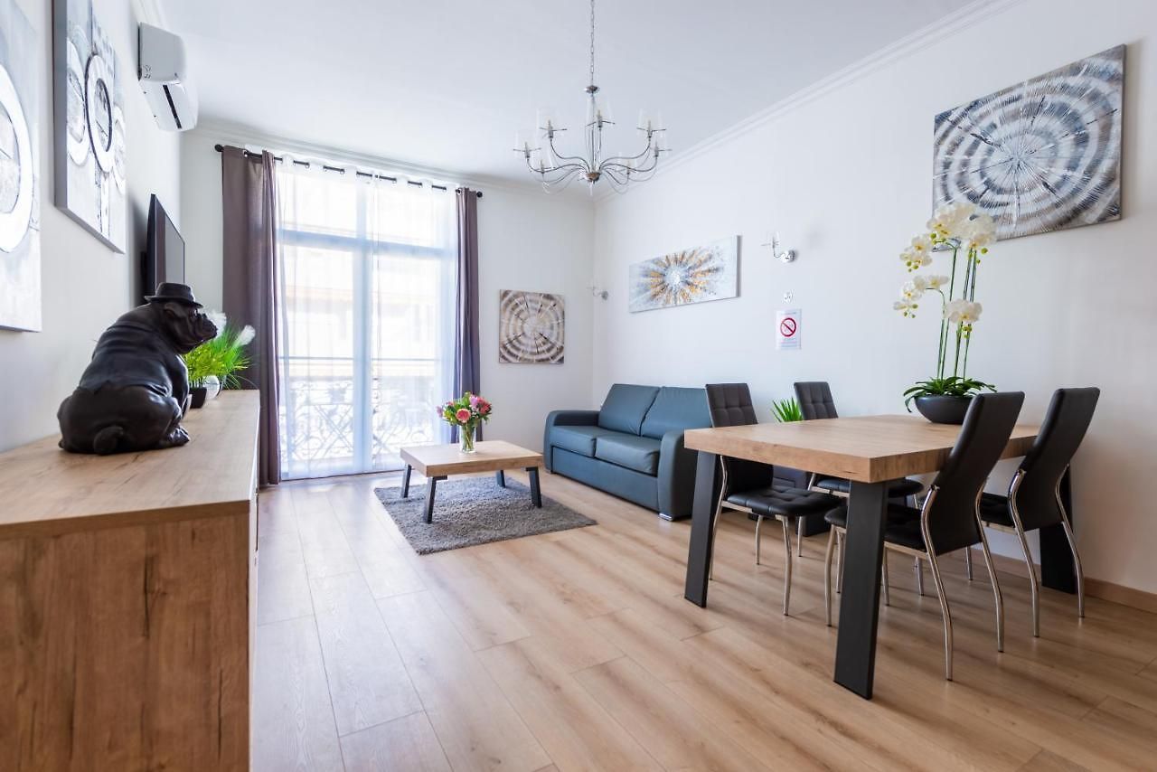 Sunny And Modern Baquis Flat Nice