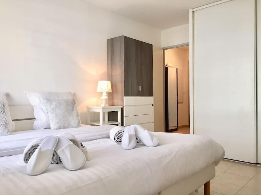 Modern And Peaceful Flat With Terrace And Parking * Nice