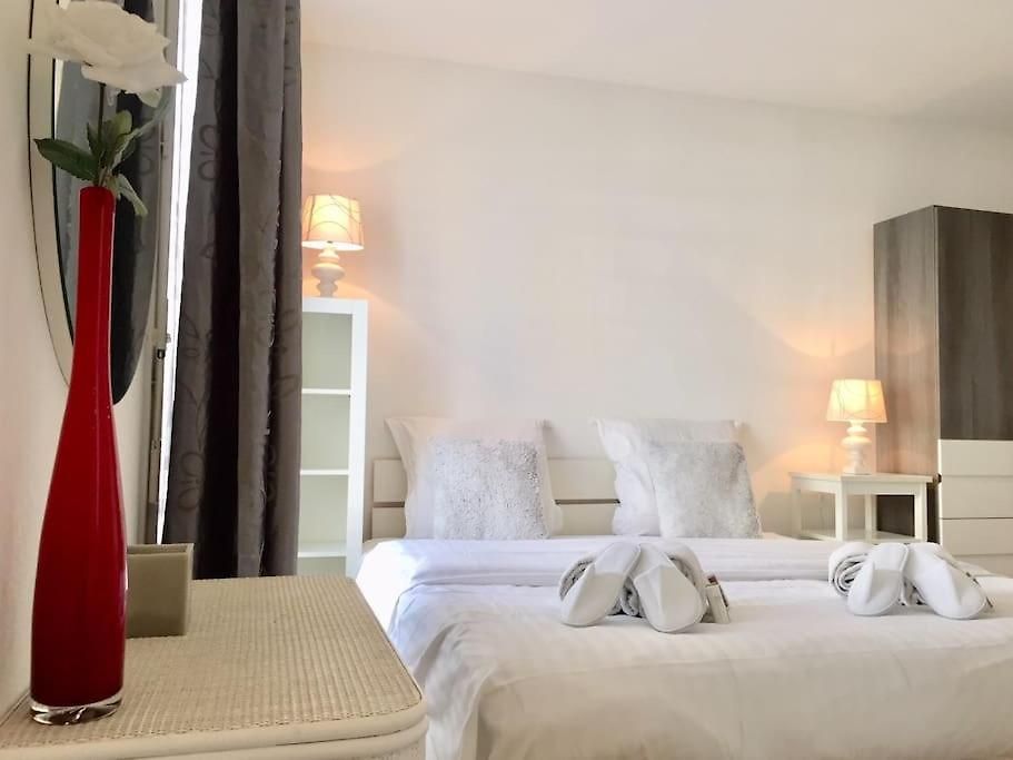 Apartment Modern And Peaceful Flat With Terrace And Parking