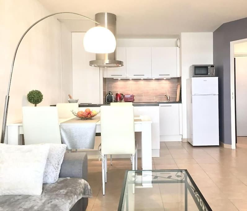Modern And Peaceful Flat With Terrace And Parking Nice