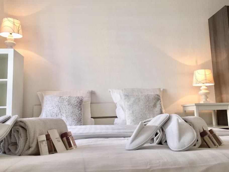 Modern And Peaceful Flat With Terrace And Parking