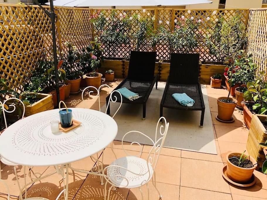 Charming Mezzanine W/ Large Terrace - Apartment Nice