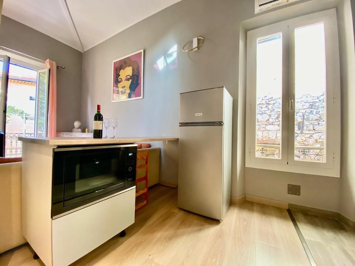 Lovely & Sunny Loft Heart Of With A/c! Nice