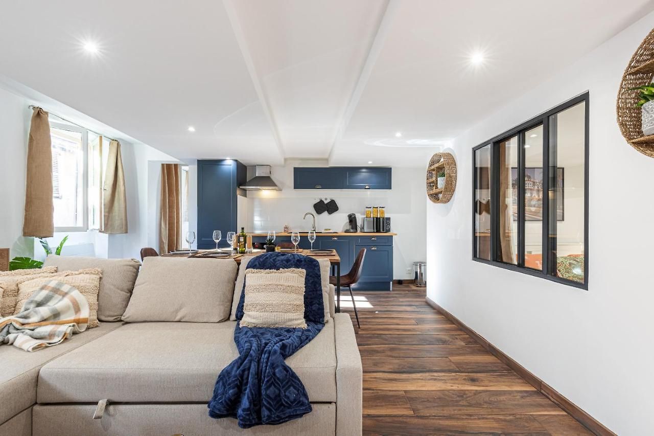 Appartement Spacious 2 Bdr Old Town Heart *