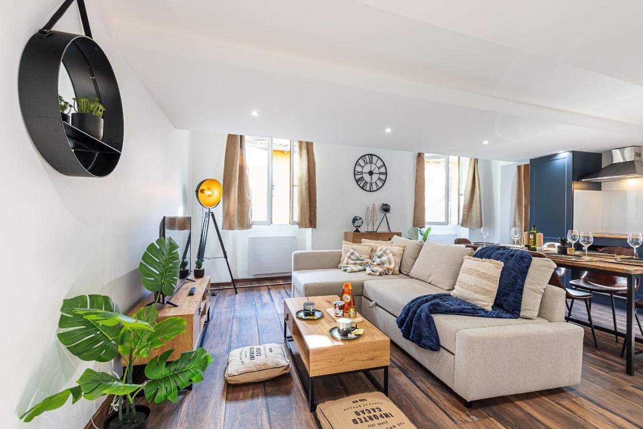 Appartement Spacious 2 Bdr Old Town Heart *