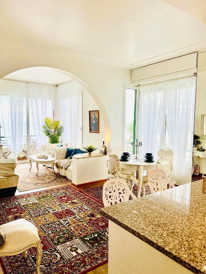 Endless Stunning Mediterranean Sea Views Promenade Des Nice