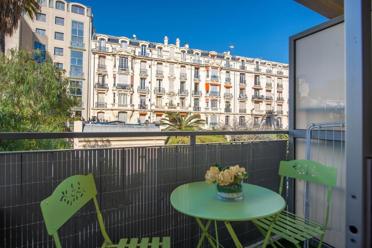 Sunny Studio With Balcony And Ac Near The Sea Appartement