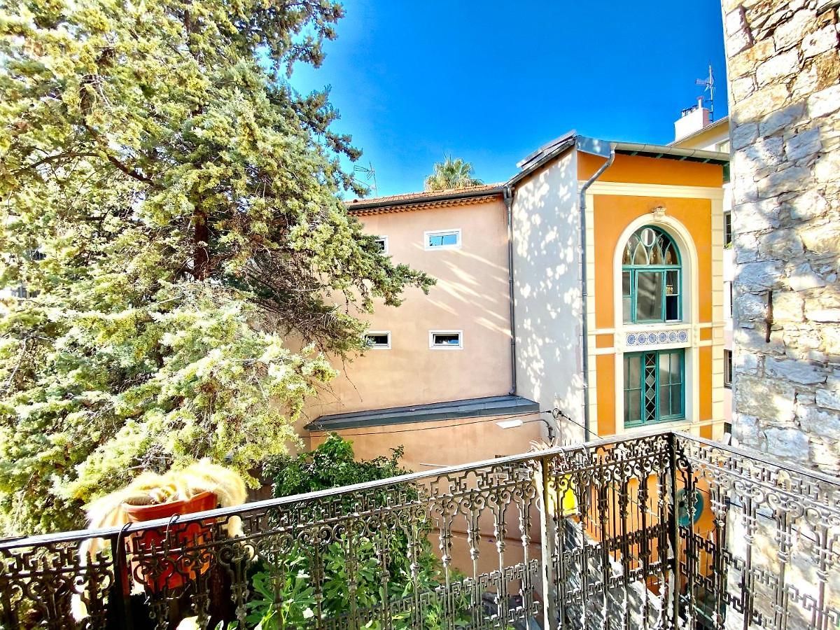 Lovely & Sunny Loft Heart Of With A/c! Appartement