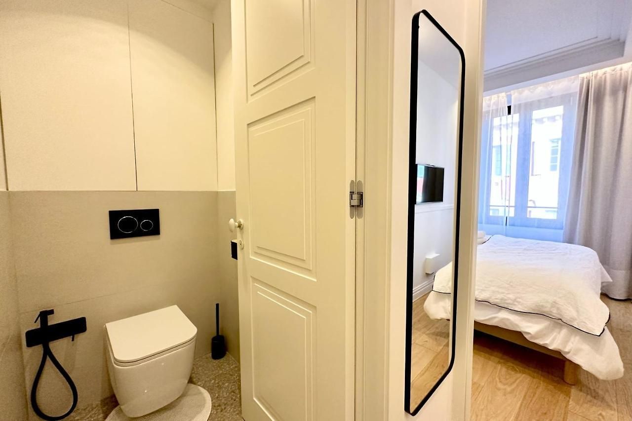 Opera Promenade 4 Renovated 3 Bedrooms Balcony Sea View Ac Apartment