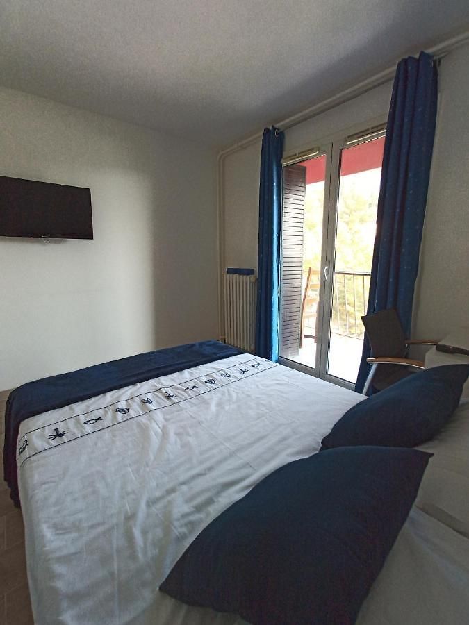 Séjour chez l'habitant Private In Renovated - Tram 1 Min Walk *