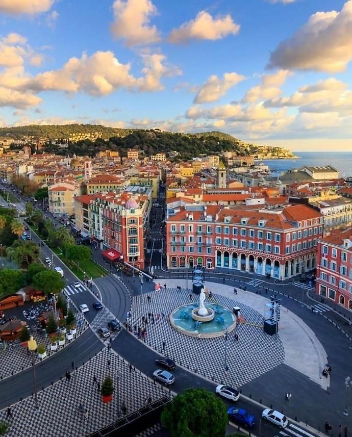 Appartement Vieux-nice : 2 Pièces Type Loft *
