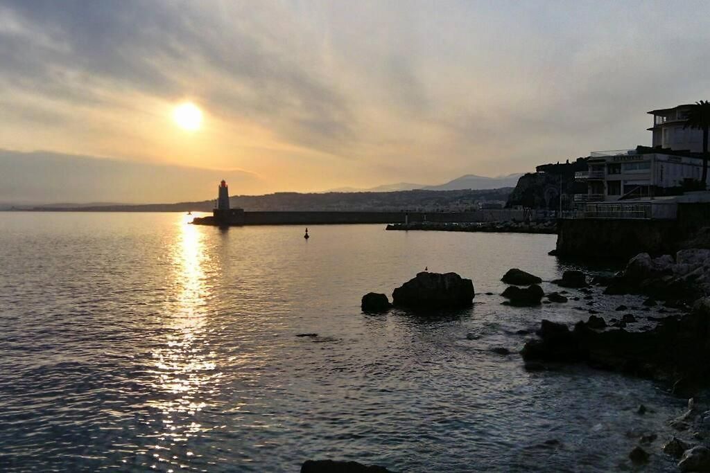 Avec Balcon à 7 Min Du Port Et De Garibaldi Appartement
