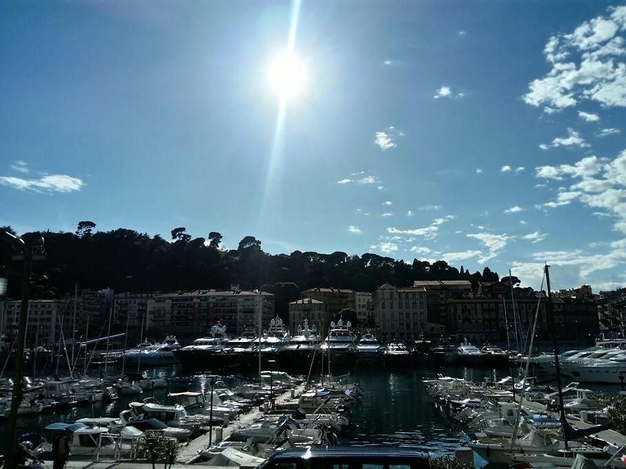 Avec Balcon à 7 Min Du Port Et De Garibaldi Appartement