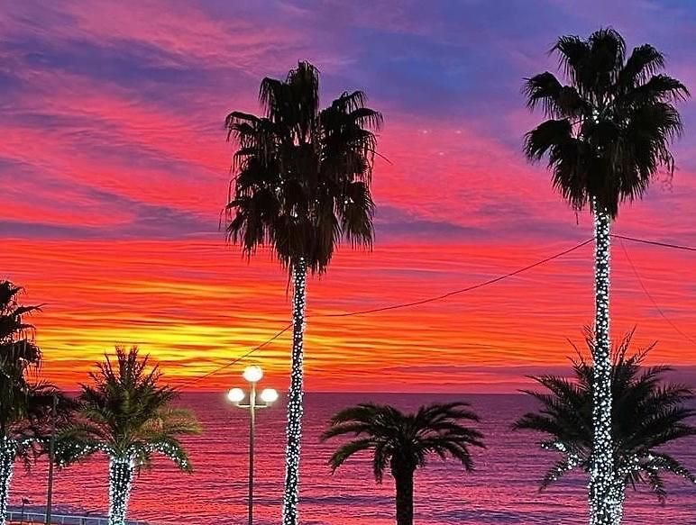 Apart-a-nice : A Breathtaking View On The Sea