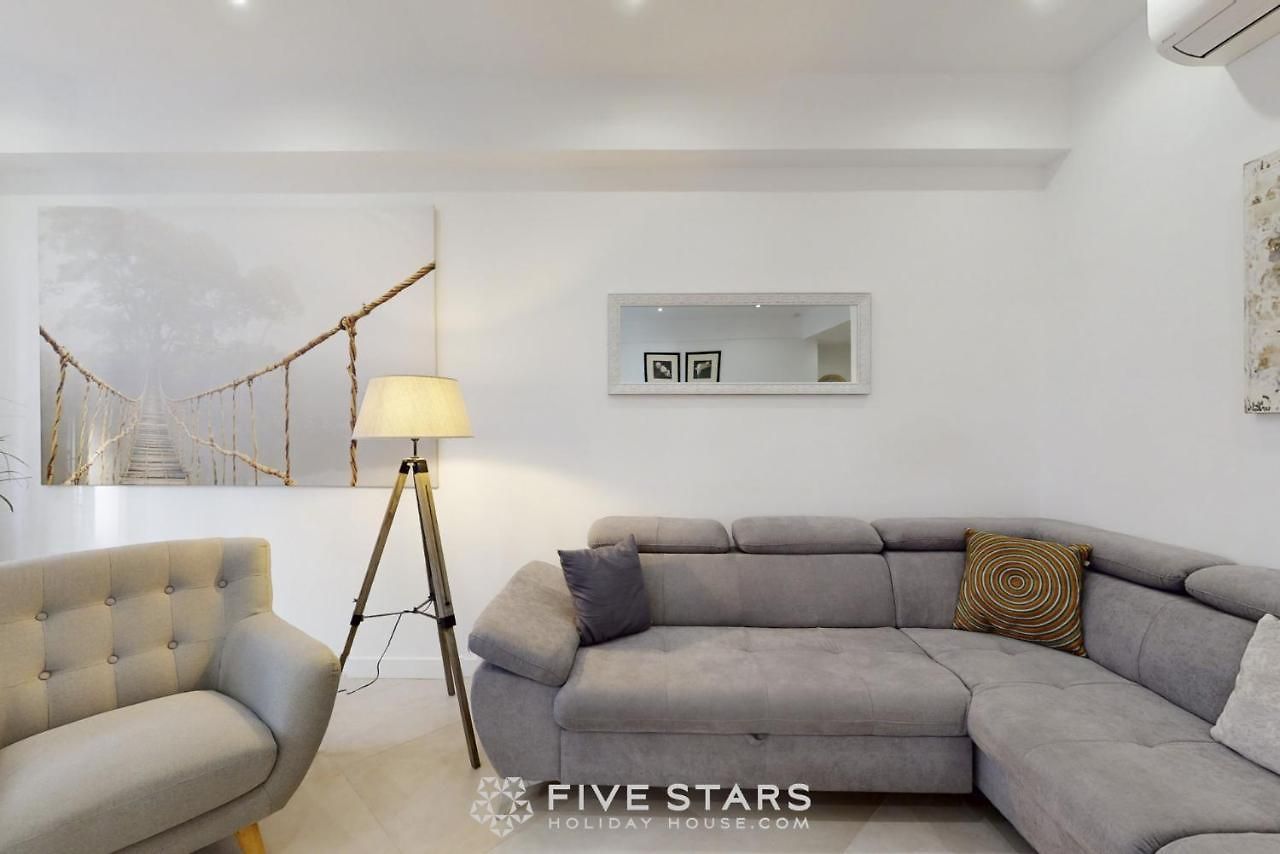 Grand Promenade Five Stars House Appartement