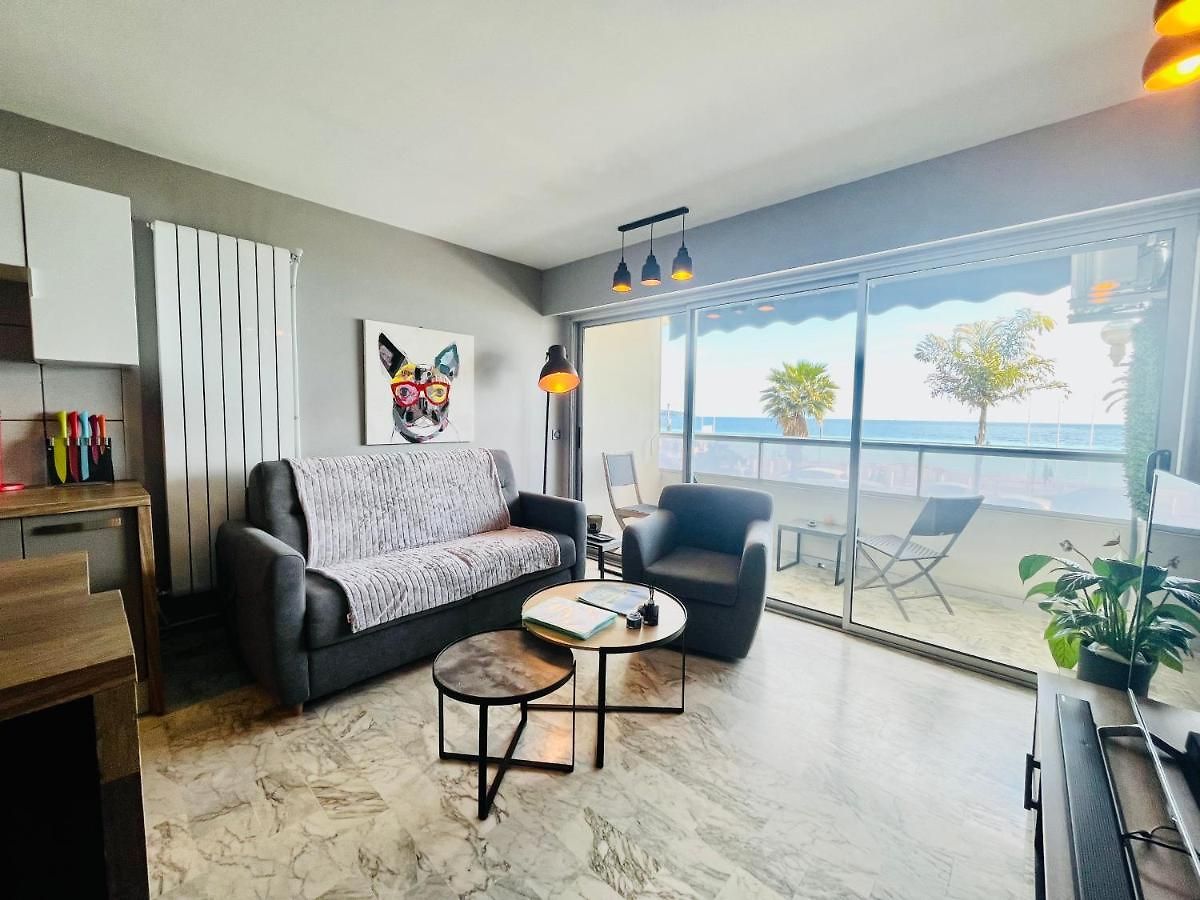 Flat Design With Sea View Promenade Des