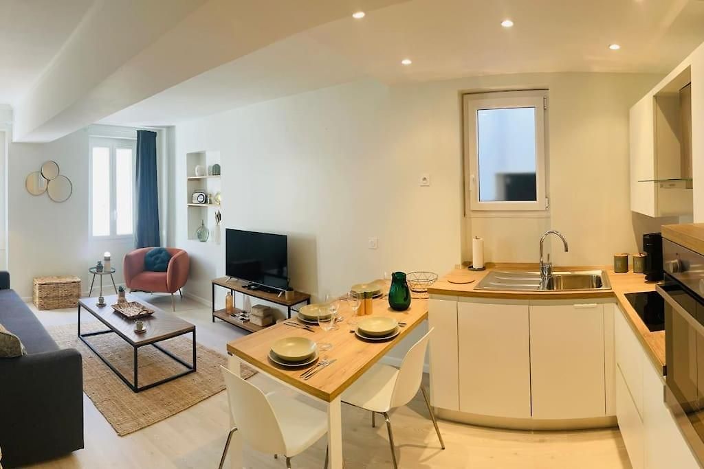 Carré D’or Appartement *