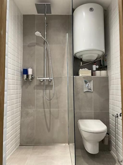Superbe 2 Pieces Top Location Calme Et Climatise Appartement Nice