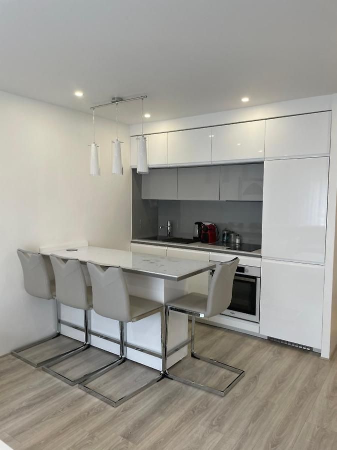 Appartement Neuf Près De La *