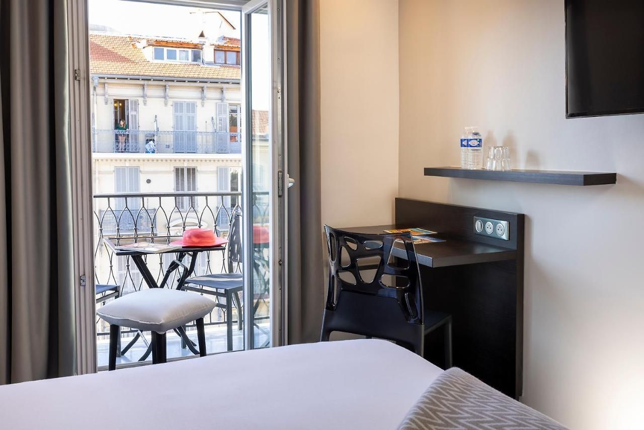 Hotel 64 4*