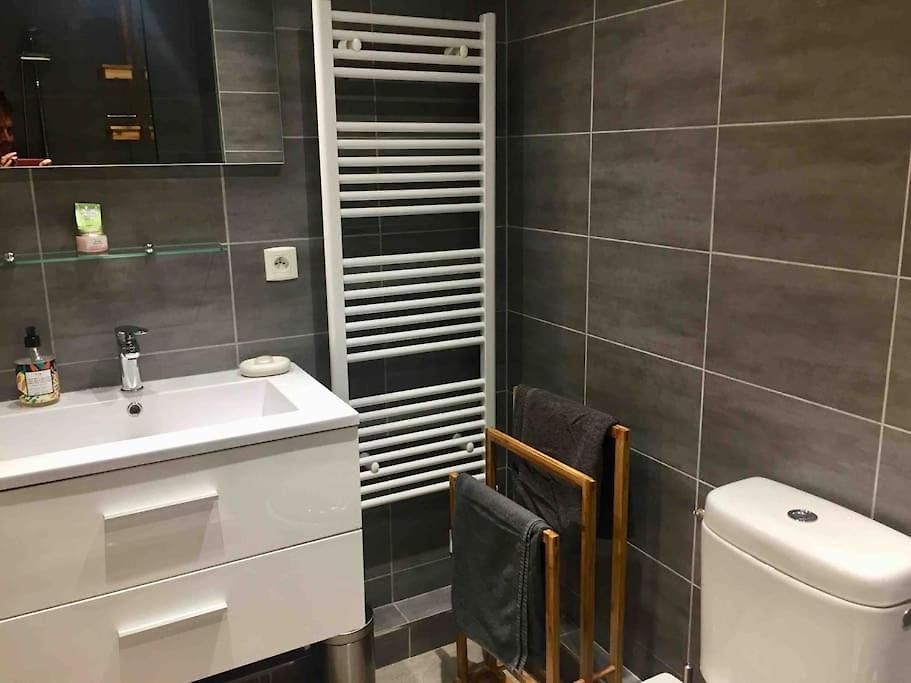 L13 Staywiz Us - Flat 5mins Walk To Ac Balcon Wifi Nice