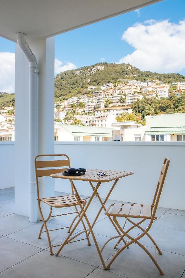 Twenty Business Flats Angely 3* Nice