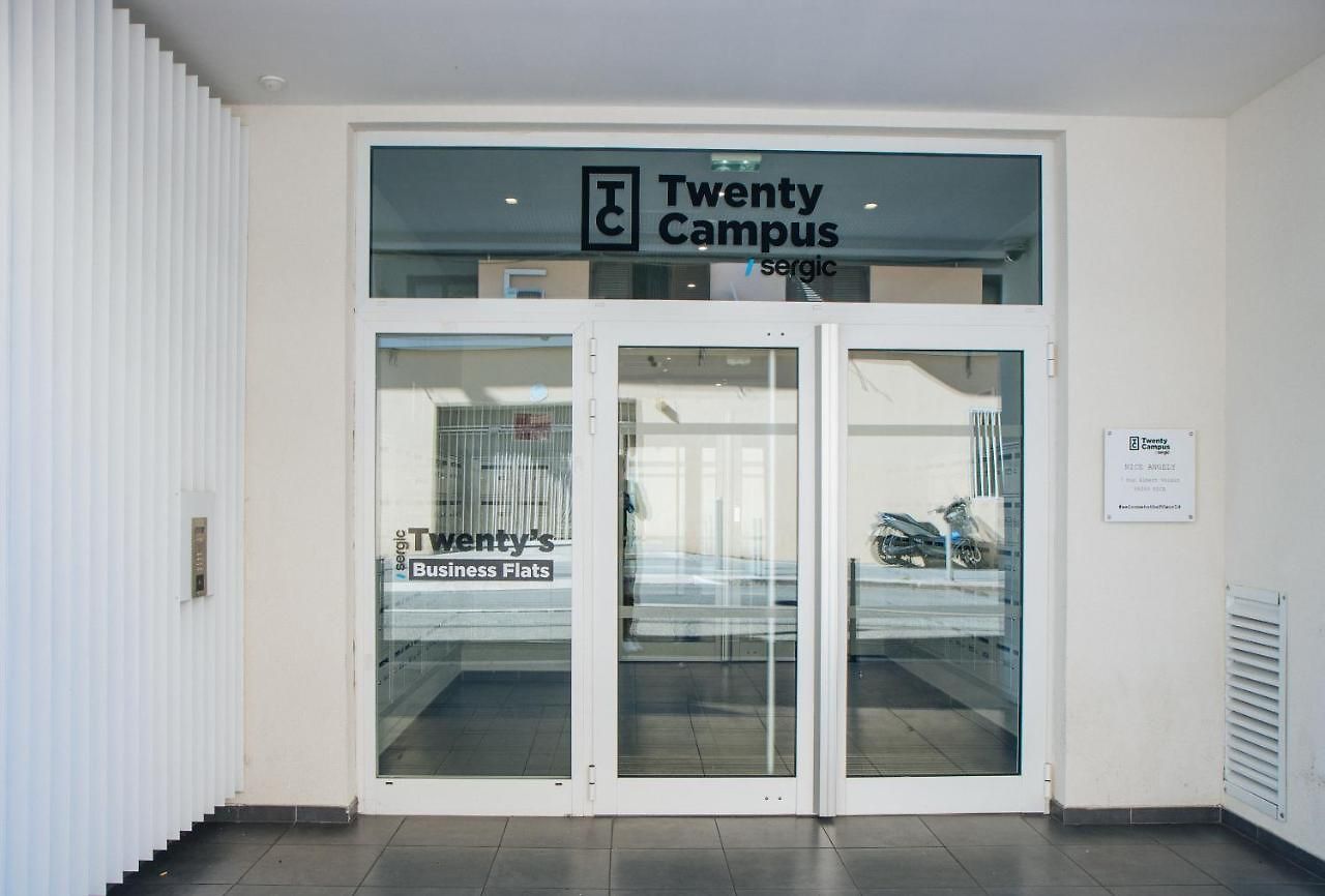 Hotel Twenty Business Flats Angely Nice